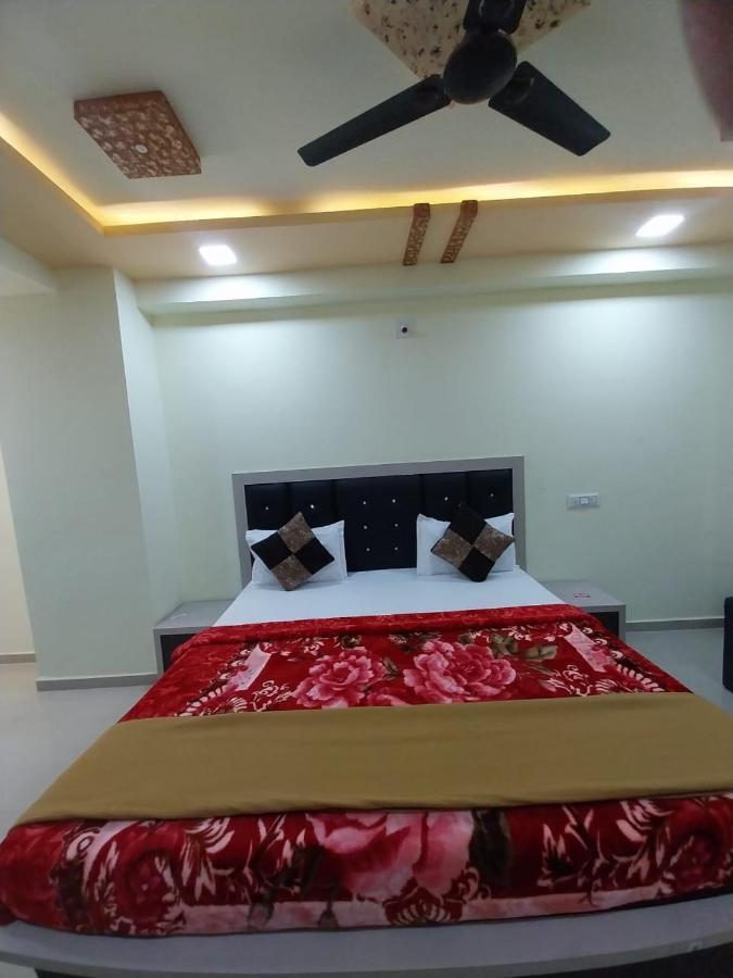 Hotel Ggc Inn Ahmadábád Kültér fotó