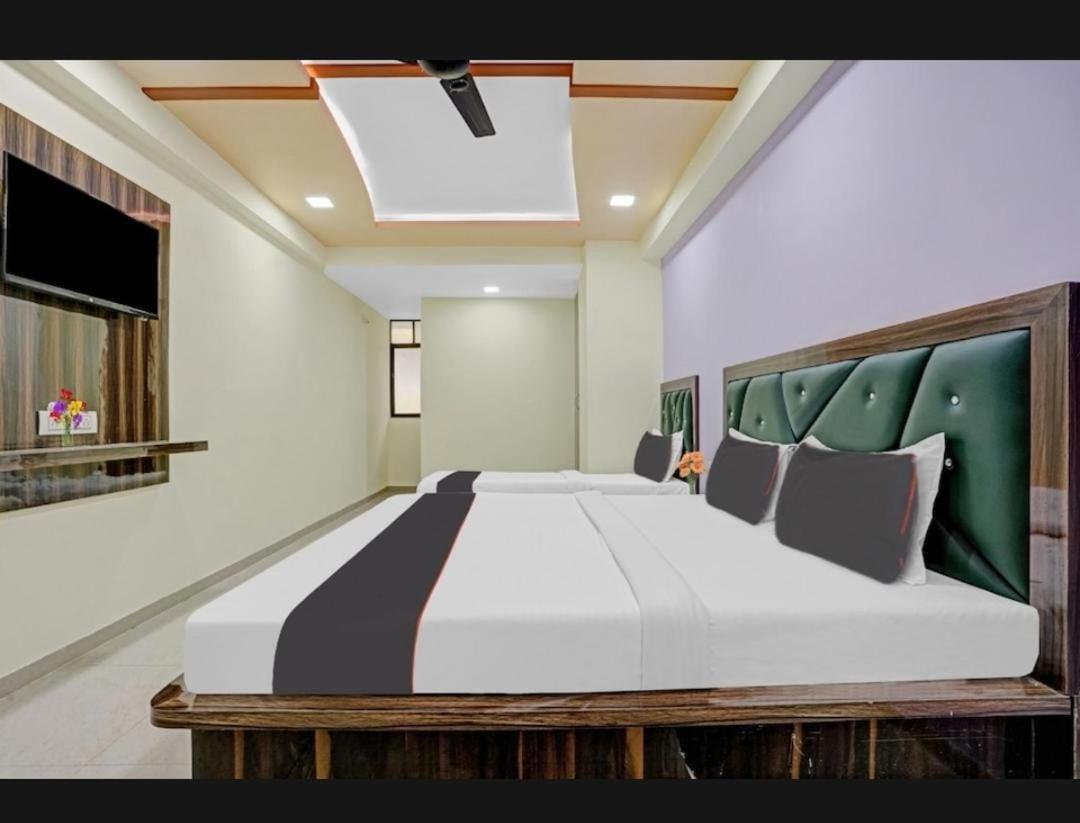 Hotel Ggc Inn Ahmadábád Kültér fotó