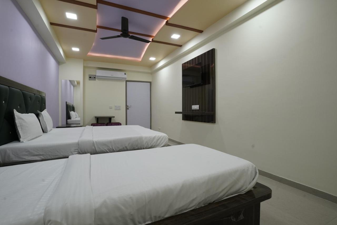 Hotel Ggc Inn Ahmadábád Kültér fotó